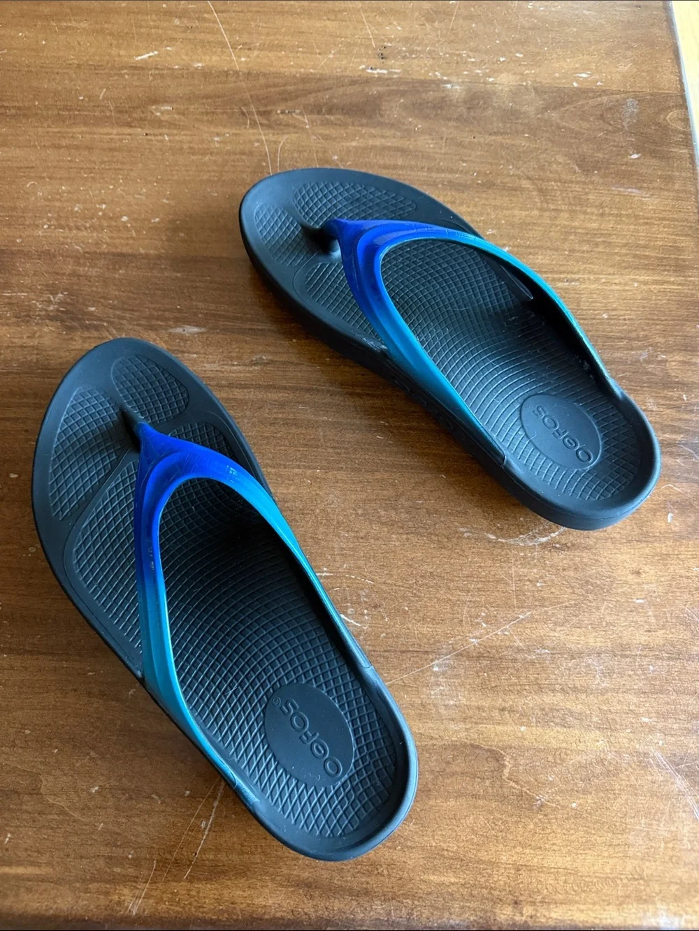 Oofos Luxe sandal